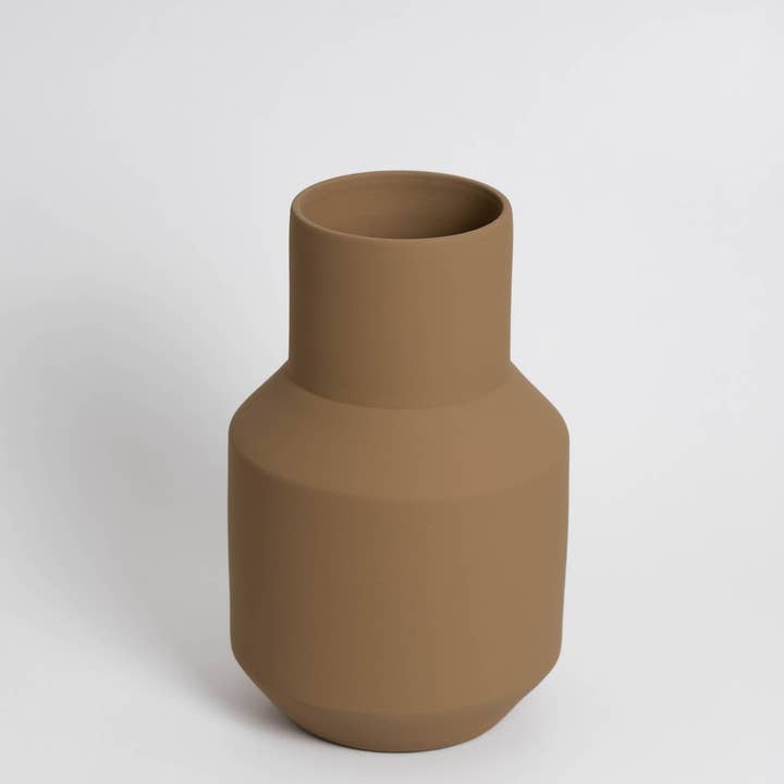 Sado Vase - Light Brown - Ceramic Perfect for dried flower for wholesale on Faire2