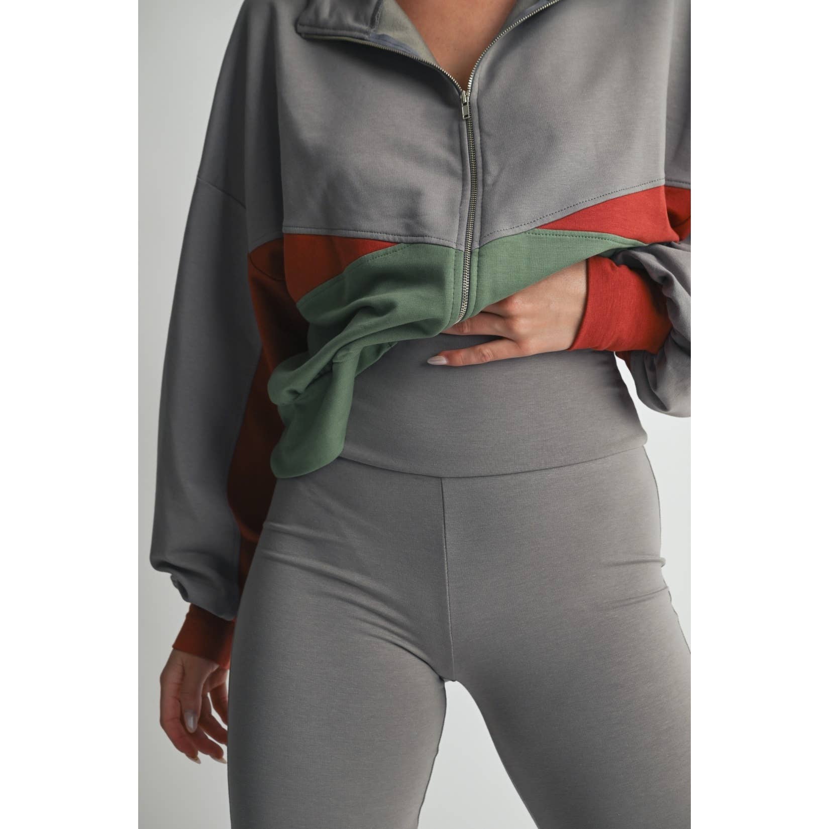 omgstyles - Vendita all'ingrosso Completo top e pantaloni (NON loungewear) - Donna - SET GIACCA E PANTALONI MULTICOLORE10