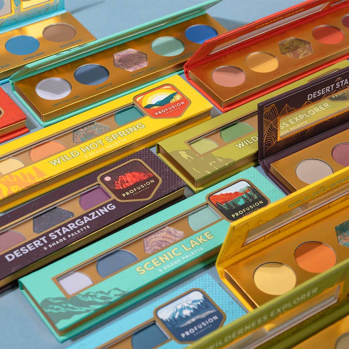 Blooming Beauty - 5-kleuren hooggepigmenteerd oogschaduwpalet voor wholesale door Profusion Cosmetics