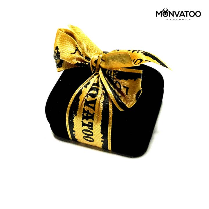 MONVATOO London – wholesale Cufflinks – Gold Emerald Dragon Cufflinks1