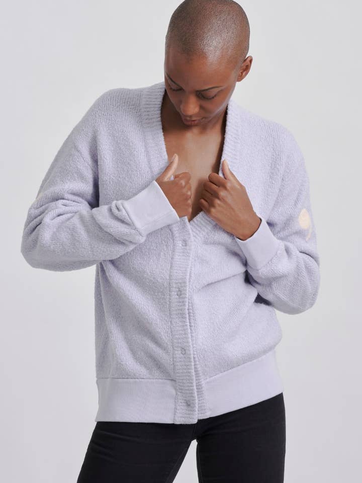 CARDIGAN LILAS pour la vente par WHISPR