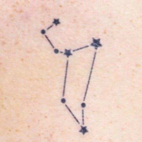 Tatouage de manifestation Constellation Leo pour la vente par Conscious Ink