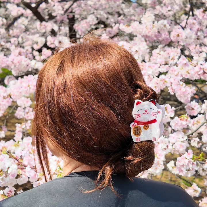 White Hand-painted Lucky Cat Claw Hair Clip | Eco-Friendly for wholesale on Faire4