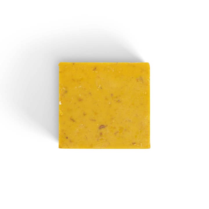 SallyeAnder – wholesale Shampoo puck/solid shampoo – Calendula & Chamomile Shampoo Bar1