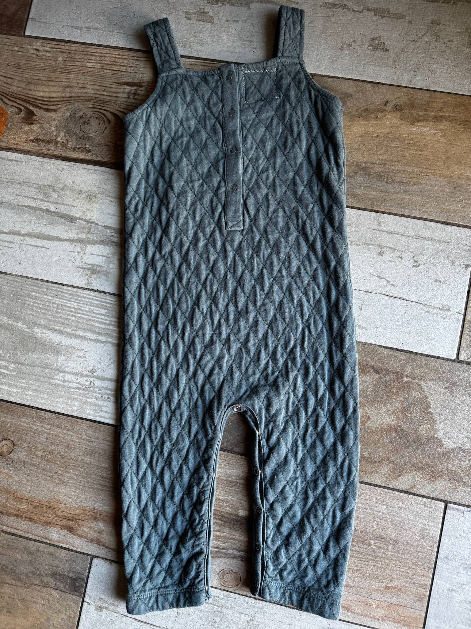 Hammy Downs Threads - Wholesale Jumpsuit - Baby - Cape Cod Quilted Jumper
Sz18-24M.1pc only available3