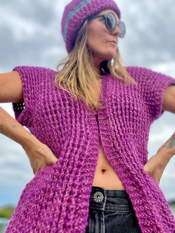 Gilet fuchsia sans manche pour la vente par Nicole Cavallaro