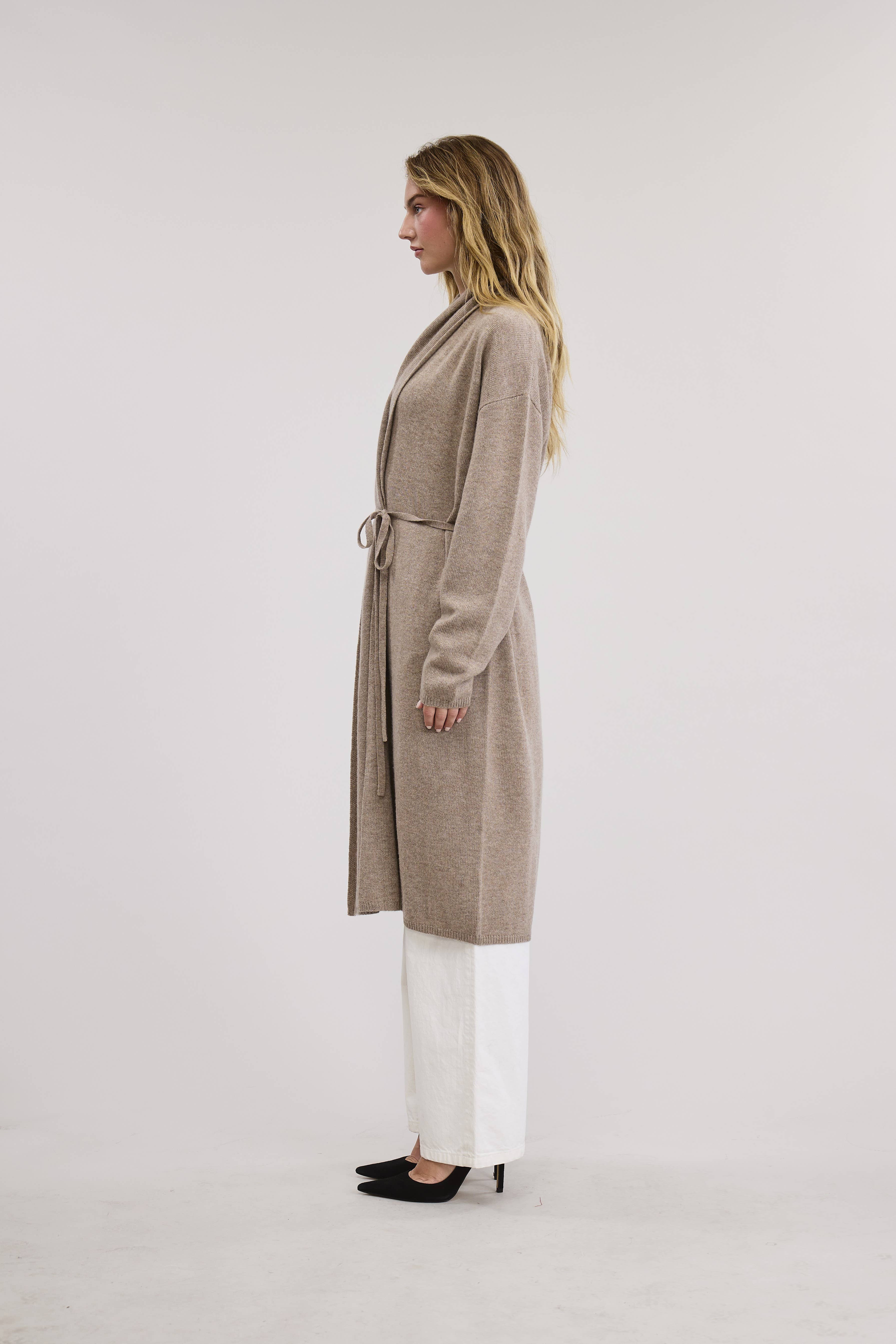 FLAT WHITE – Großhandel Strickpullover – Damen – 
Kai Kaschmirpullover Lange Strickjacke  
2