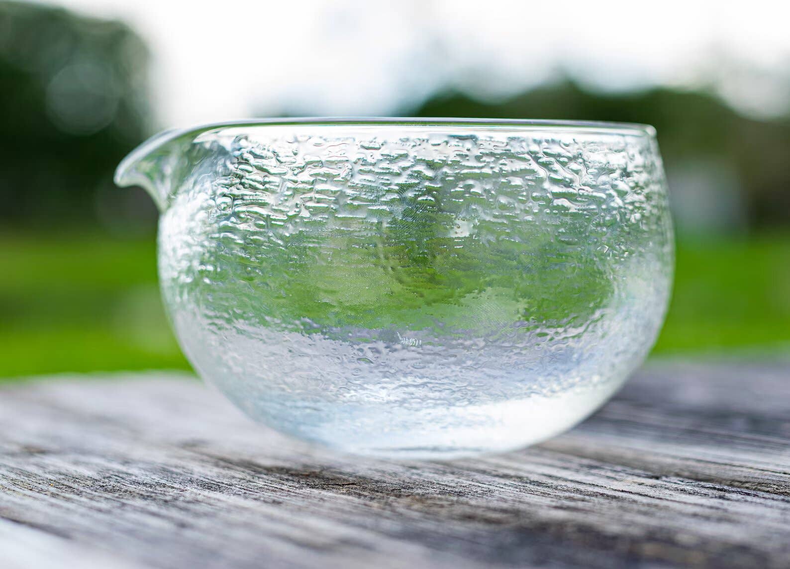 Aprikalife – wholesale Bowl – Textured Glass Matcha Bowl with Spout - Spouted Matcha Bowl1