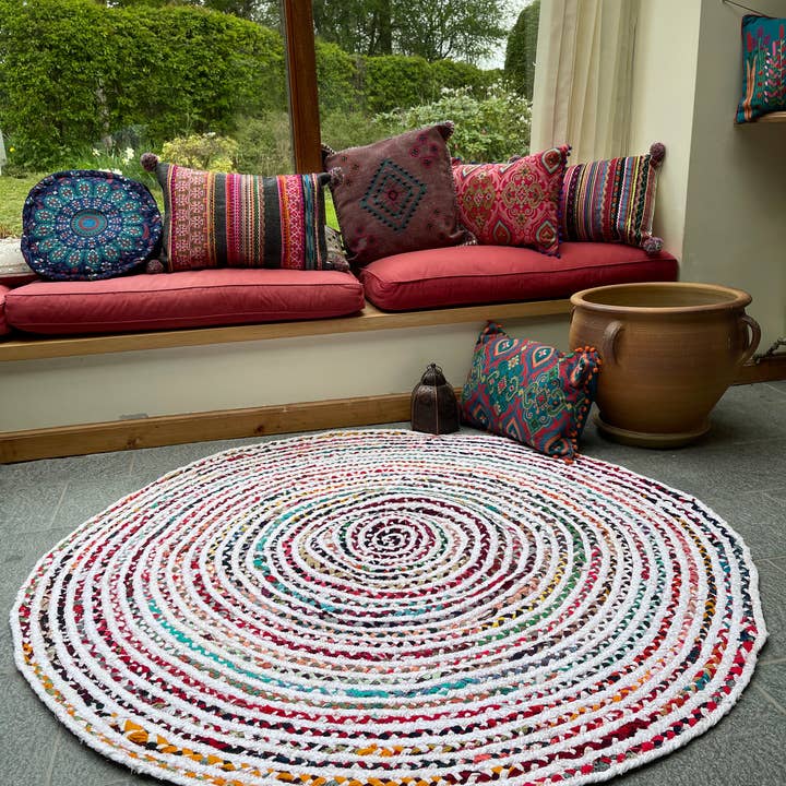 Second Nature Online – Tapete por atacado – Tapete CARNIVAL Multicolor Algodão Branco Círculos Redondos Trançados