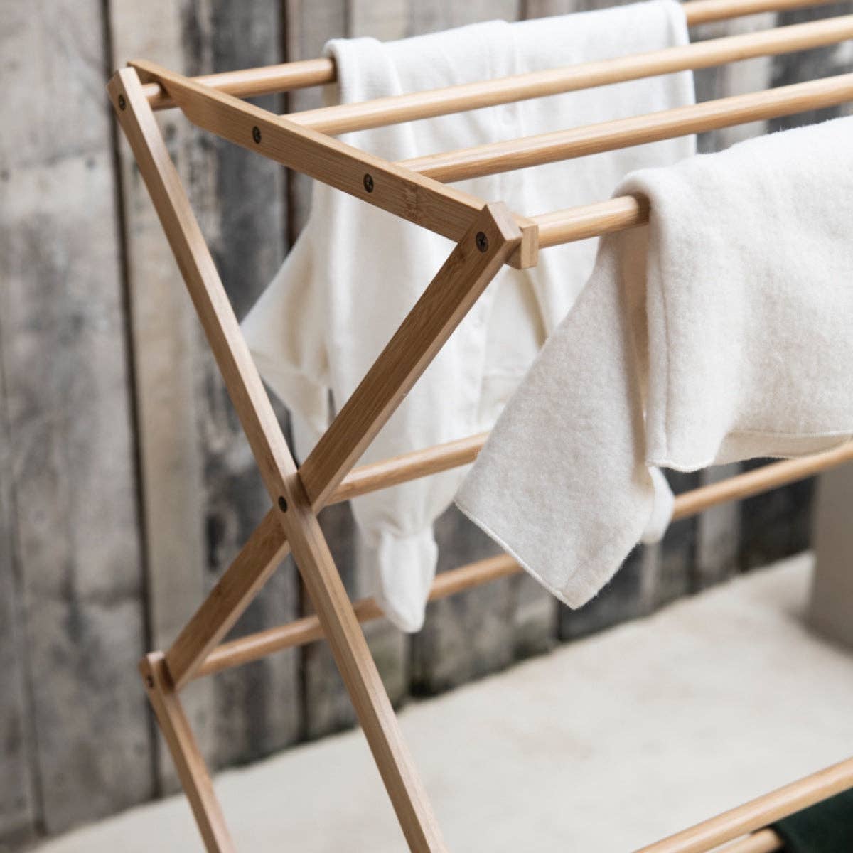 Andrea House - Vente Cintres - Étendoir pliant en bambou1