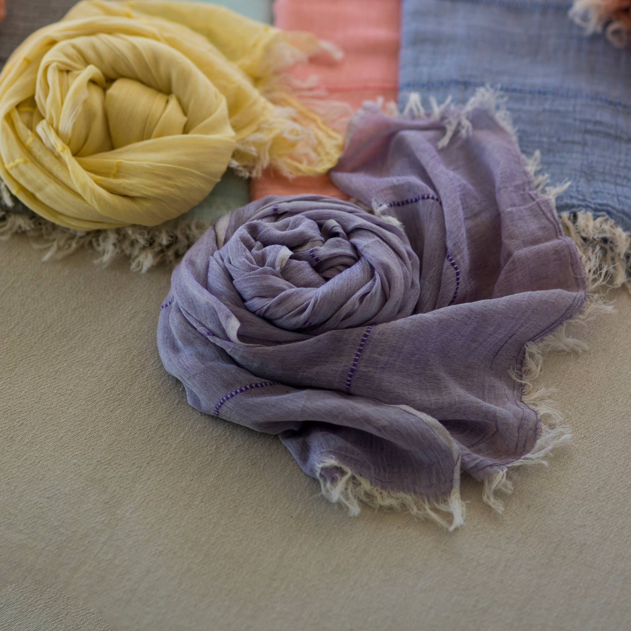 loom.ist - Venta al por mayor Bufanda - Mujer - Pañuelo de Gasa Helen15