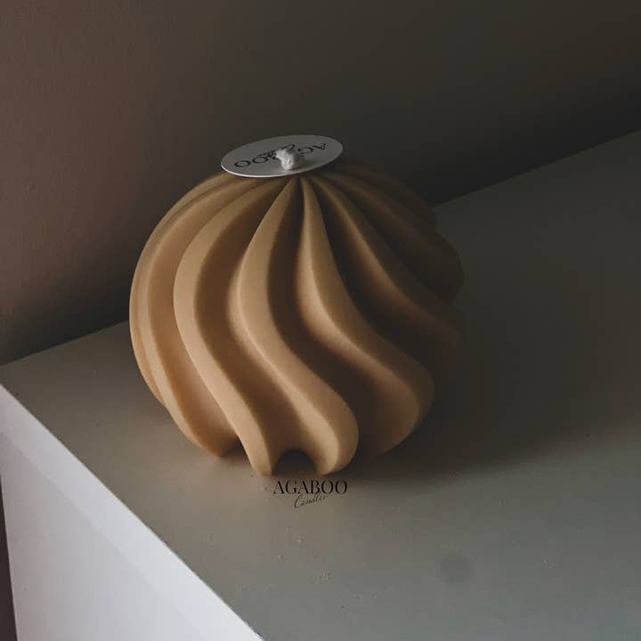 Agaboo Candle – Velas de decoração por atacado – Vela Artisan Swirl Ball 4x4in - Formada