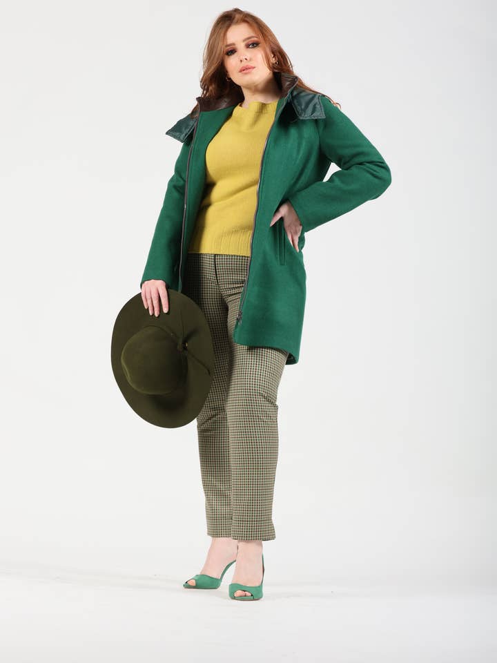 CASACO EM MISTURA DE LÃ COM FECHO DE CORRER E CAPUZ ACOLCHOADO por atacado de Oltretempo