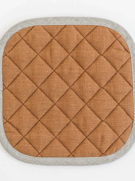 Linen pot-holder in Cinnamon for wholesale by MagicLinen (We handle U.S. import procedures for you)