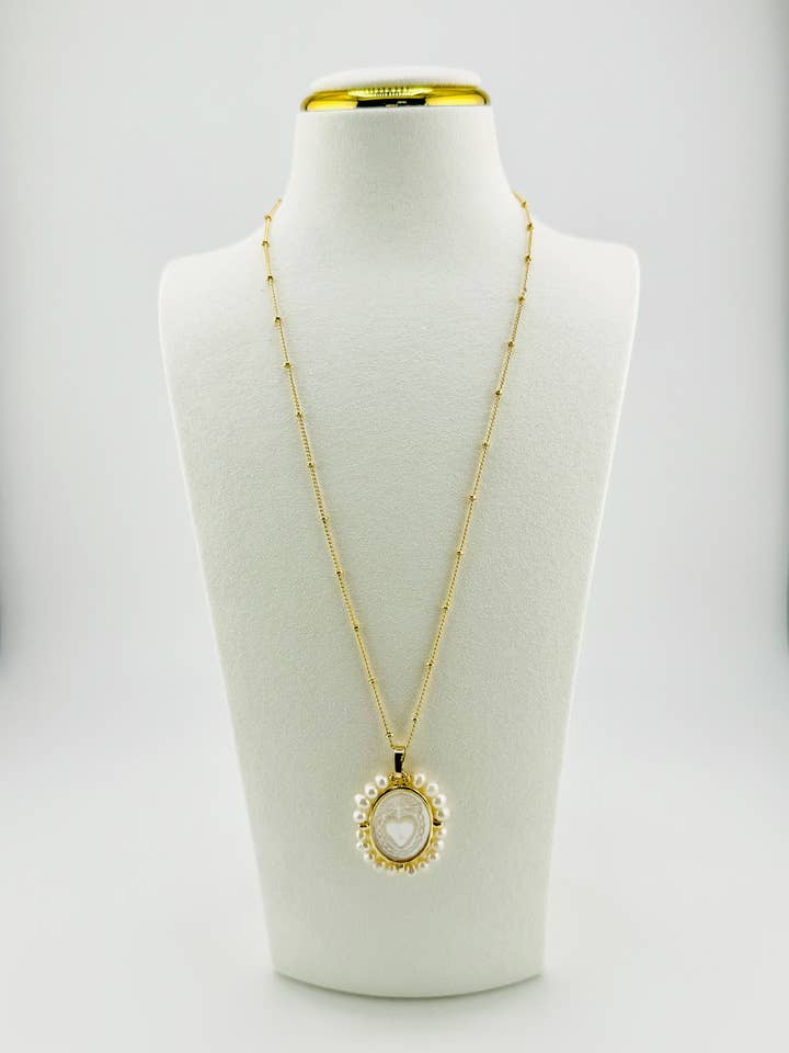 Collana di perle d'acqua dolce Sacro Cuore per la vendita all'ingrosso da parte di Bella Blu Designs