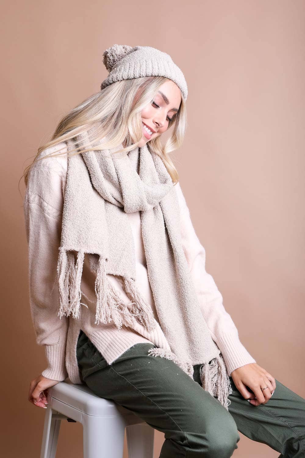 Leto Accessories – wholesale Mössa - Dam – Mysig Boucle Pom Beanie - Perfekt för höst- och vintervärme3