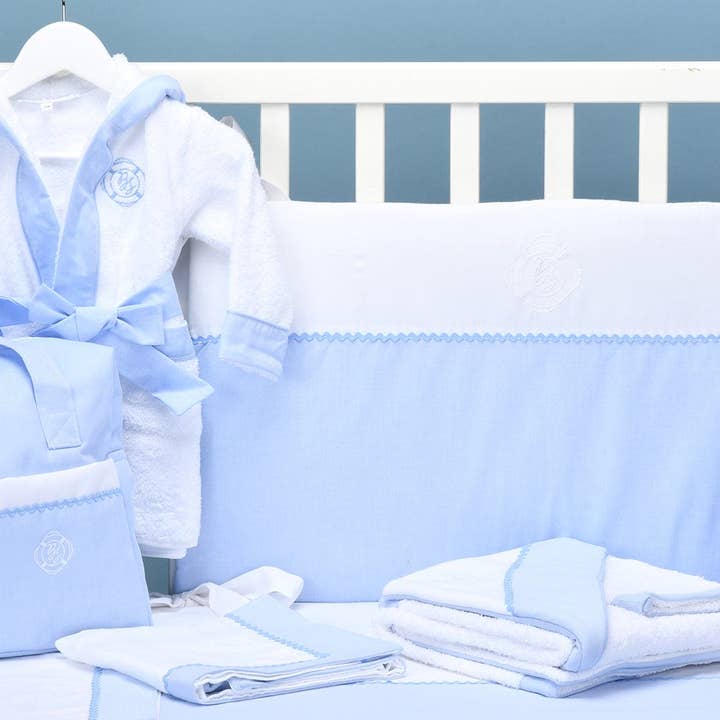 Bebe Sweeny - Wholesale Towel Set - PETIT MARIN | White & Blue Hooded Towel & Washcloth (2)1
