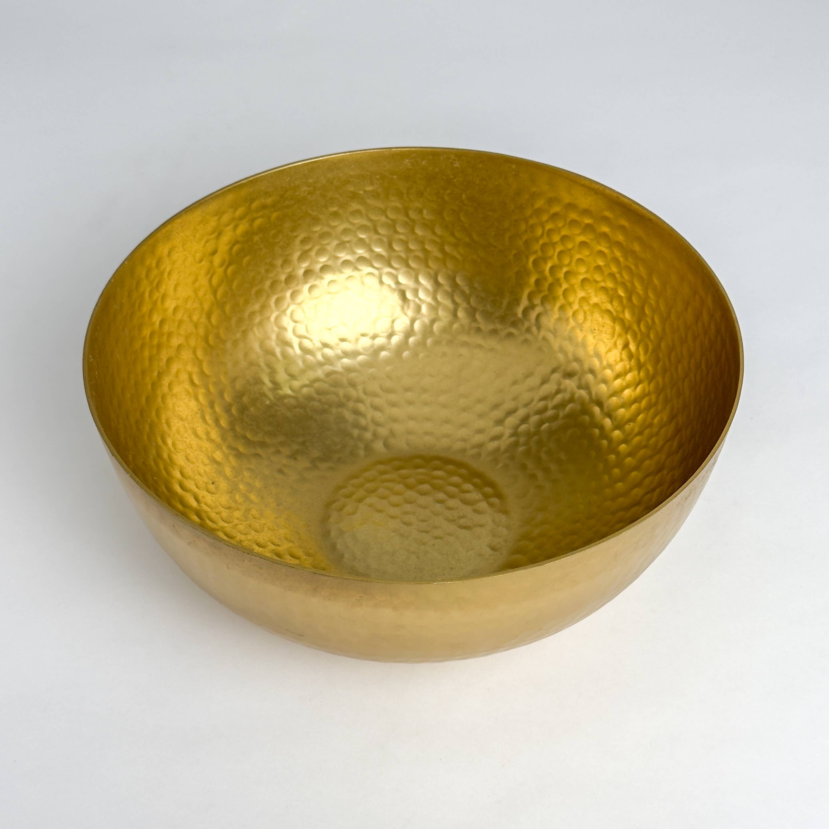 India Handicrafts Inc - Venta al por mayor Bandejas/platos/boles decorativos - CUENCO DORADO MARTILLADO3