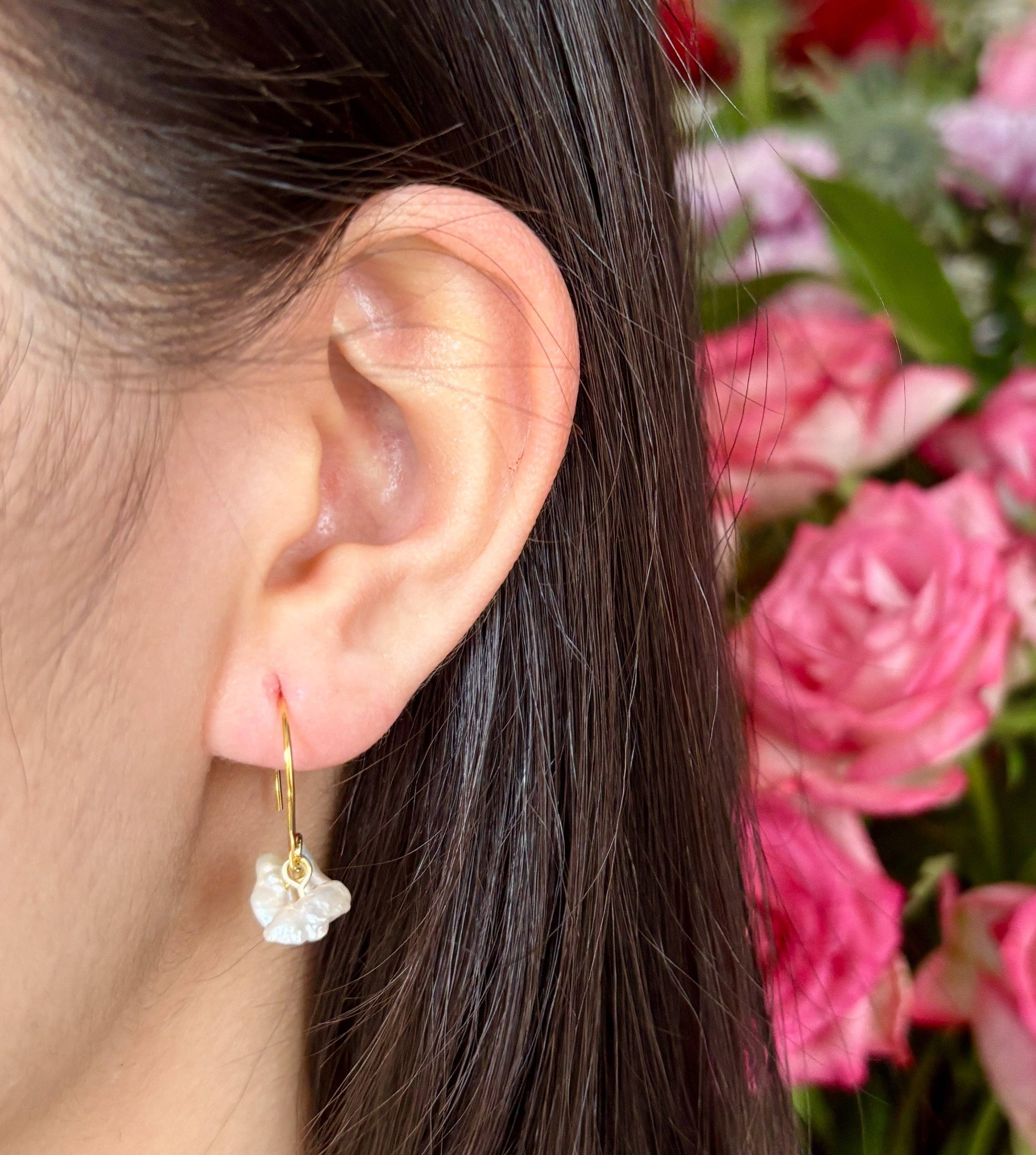 Ocean Ripples – Engroshandel Hængeøreringe og creoløreringe – 14kt forgyldte ferskvandsperleøreringe1