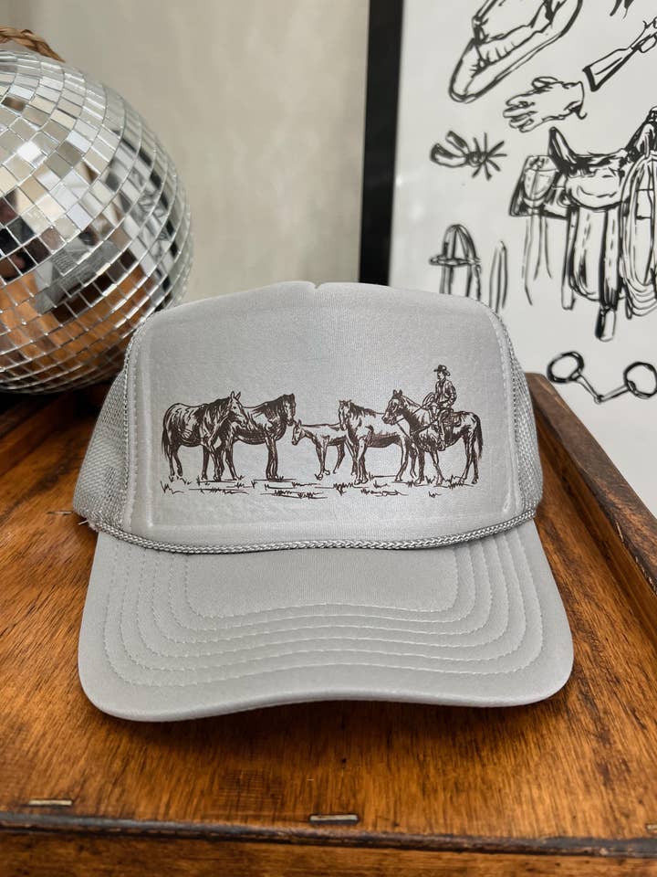Casquette Trucker Retro Horses pour la vente par Lost Creek Boutique LLC