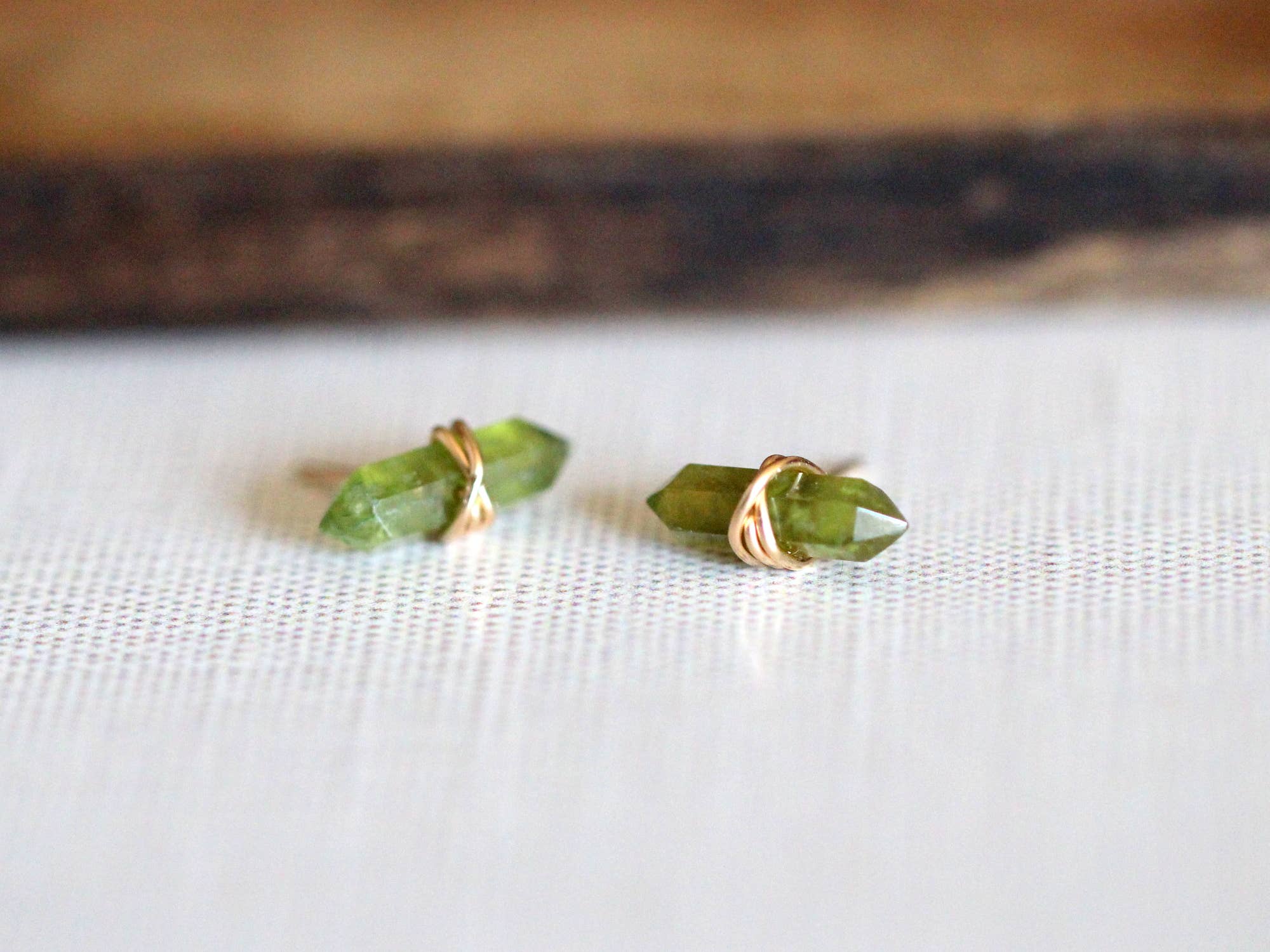 Saressa Designs – Engroshandel Ørestikkere – Crest Studs - Peridot8