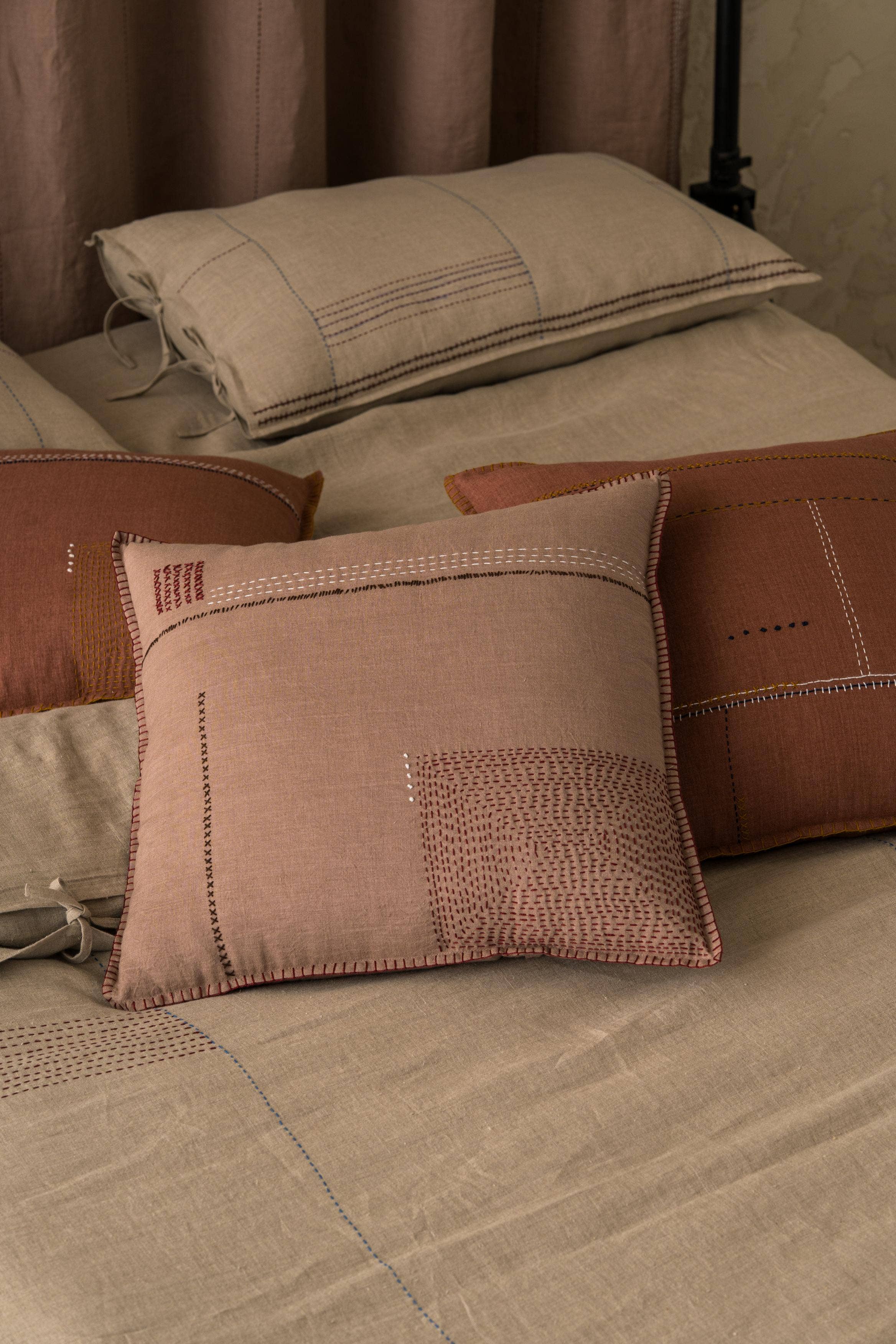 Beige Sable Housse de Coussin en Lin Atelier en vente sur Faire1