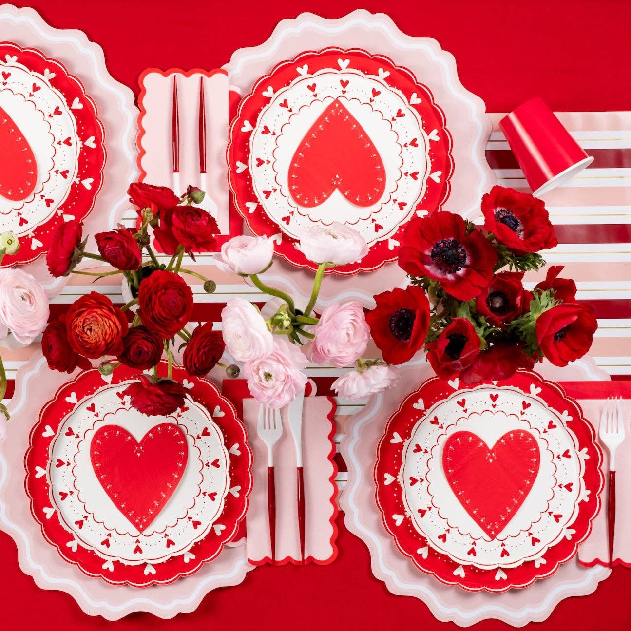 Gatherings by Curated Paperie - Wholesale Disposable Placemat - Pink Fancy Scallop Paper Placemats1