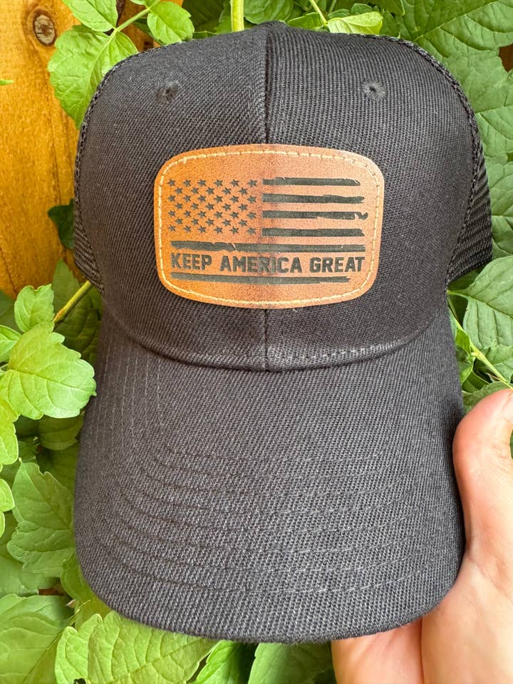 Hold Amerika Stor | Trucker Kasket | Trump 2024 | Trump | Vance | Patch Trucker Kasket | Trump Kasket | Baseballkasket for engroshandel hos Redneckbougie Co