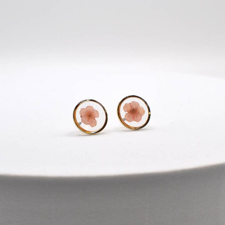 StarryNYC – Brincos de pino por atacado – Brincos Prensado Epóxi Redondos de Coudelaria5