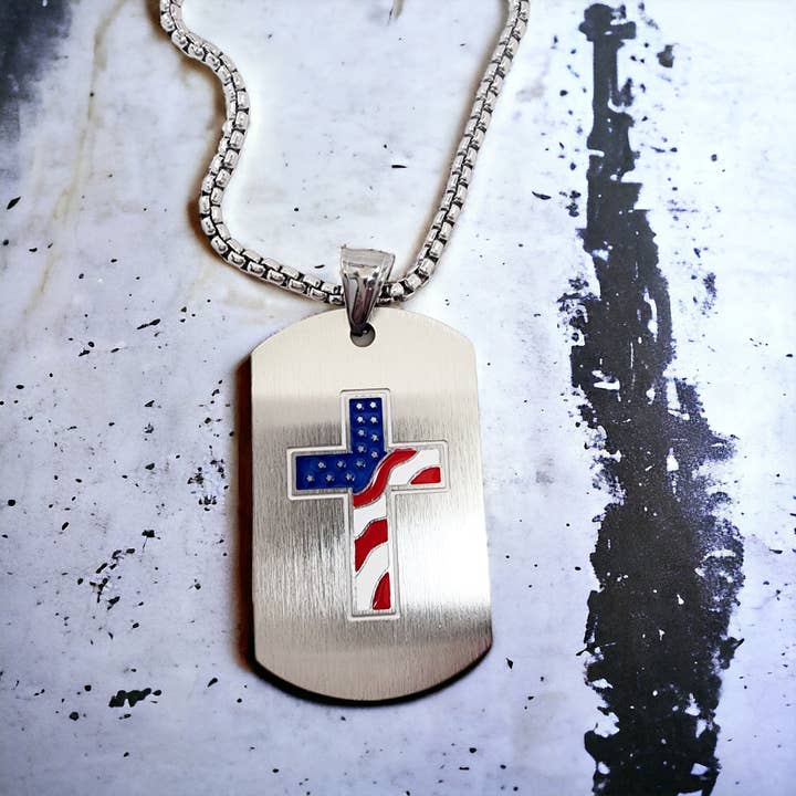 Collier Chaîne Lourde en Acier Inoxydable avec Pendentif Croix Drapeau des États-Unis pour la vente par Forgiven Jewelry