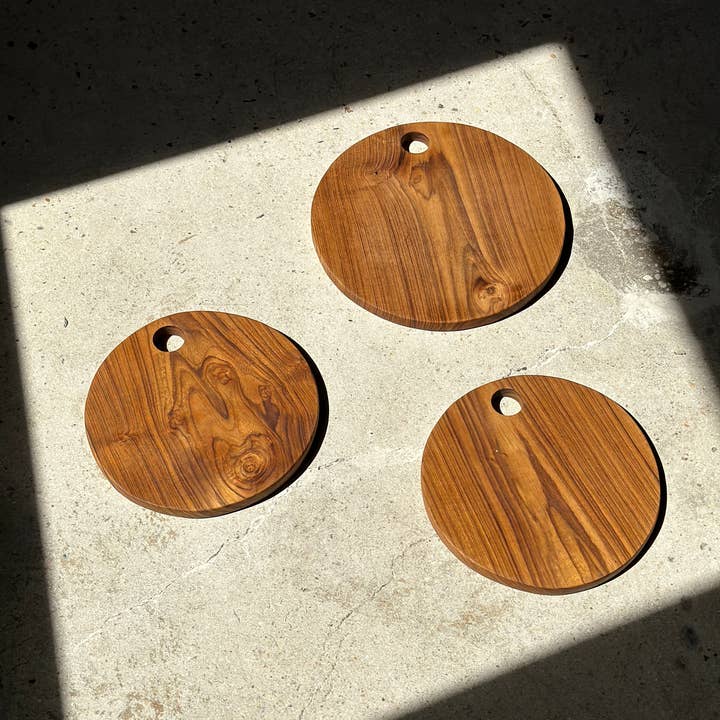 Office Objets - Wholesale Cutting Board - Monoxyle circular teak cutting board with perforations D:3026