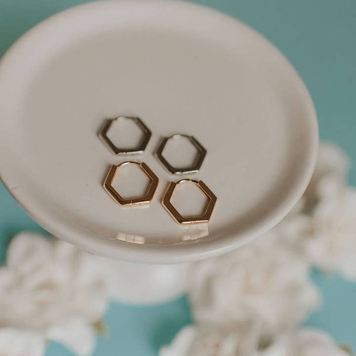 Mauve Jewelry Co. - Wholesale Huggie oorbellen - Hexagon knuffels4