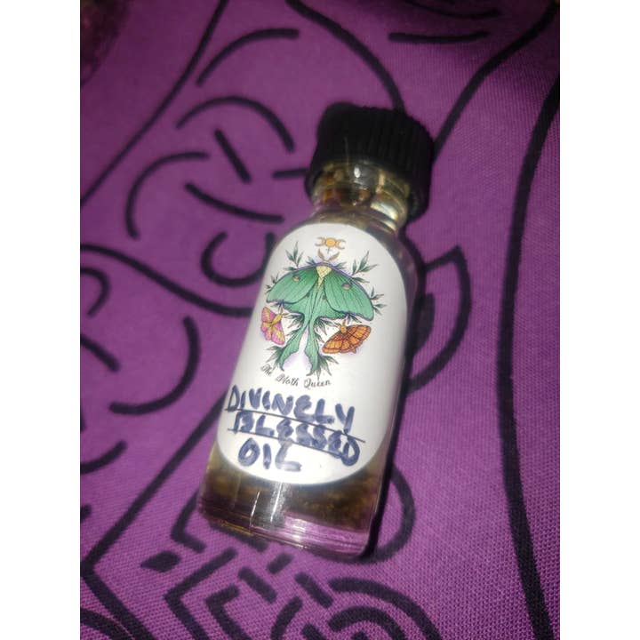 Huile divinement bénie (et très appréciée) pour la vente par The Moth Queen