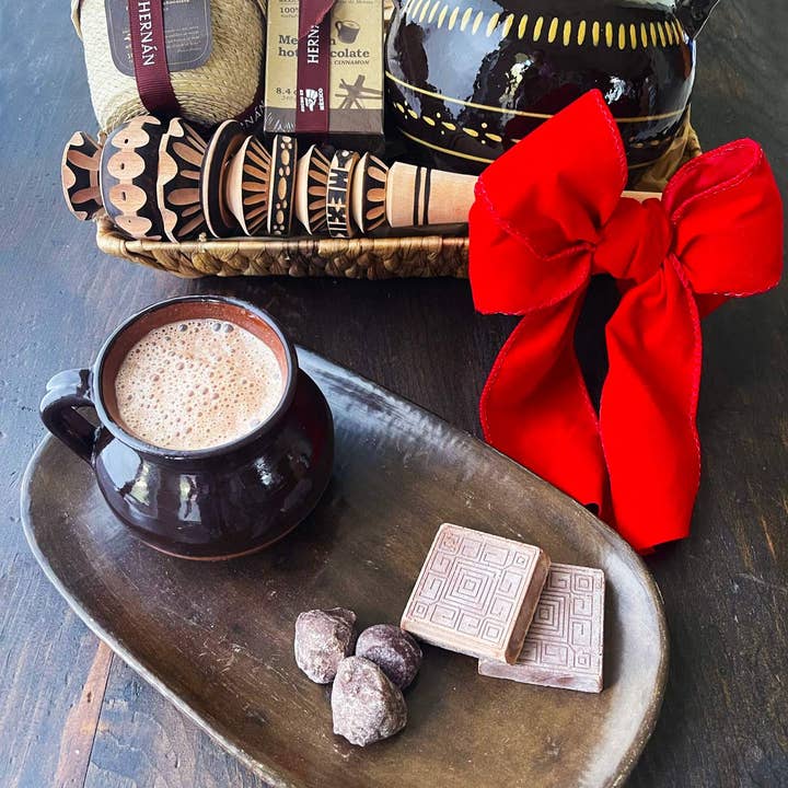 HERNÁN - Wholesale Chocolate - Cinnamon Mexican Chocolate Bolitas in Basket - 240g4