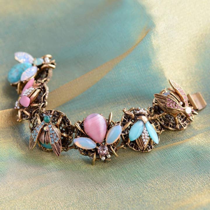 Bracelet Abeille BR310 pour la vente par Sweet Romance Jewelry