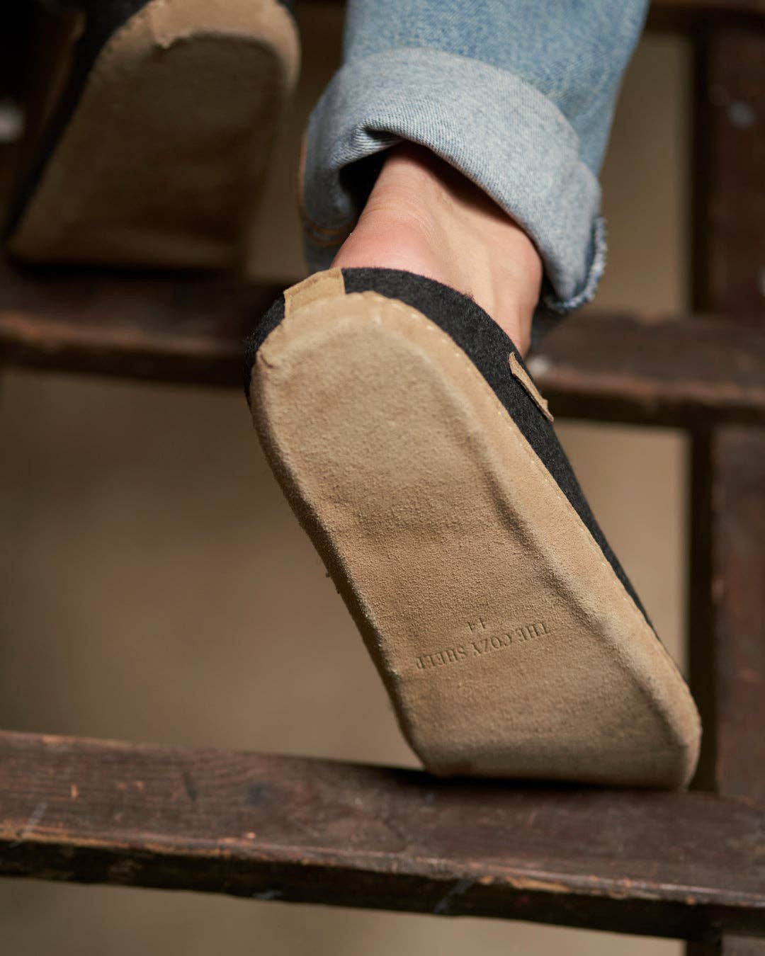 The Cozy Sheep - Wholesale Slides - Women's - Felted slippers with leather sole — Dark grey4