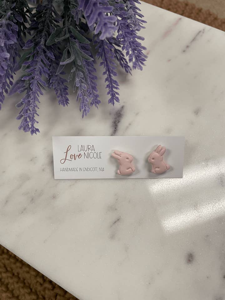 Bunny Studs animati per la vendita all'ingrosso da parte di Love Laura Nicole