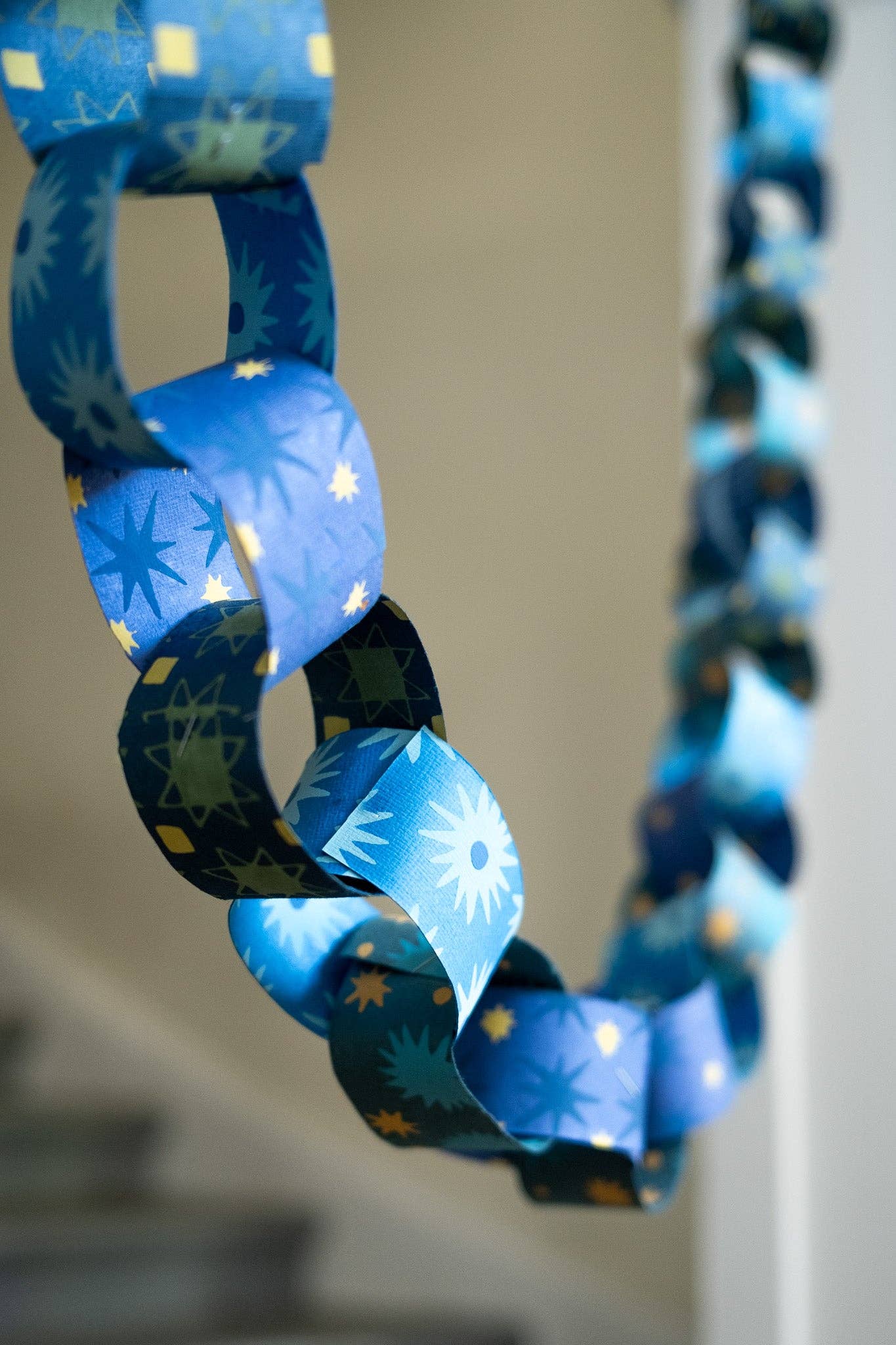 East End Press - Wholesale DIY Craft Kit - UK/EU: Blue and Yellow Paper Chain Kit8