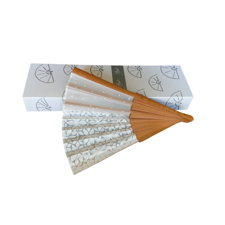 CONCHA BLANCH - Venta al por mayor Ventilador plegable de mano - Abanico blanco de seda natural pintado a mano para novia3