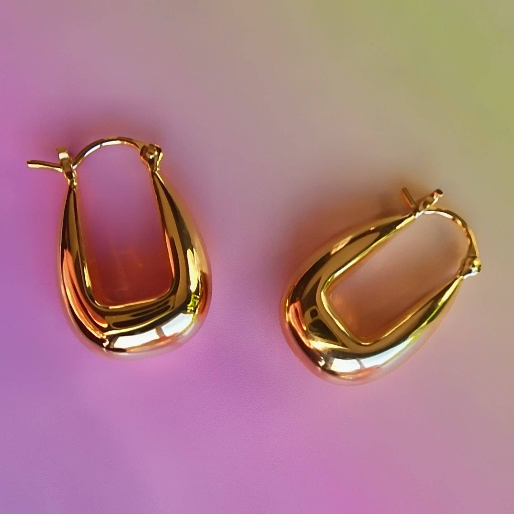 Vurchoo – wholesale Hoop earrings – Gold Drop Saddle Hoops1