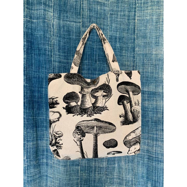 Borsa in tela di cotone biologico con funghi magici stampati a mano per la vendita all'ingrosso da parte di Little Baby Kitty