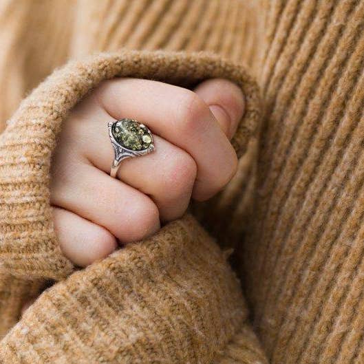 Baltic Beauty – Engroshandel Statementring – Boho grøn rav Ring