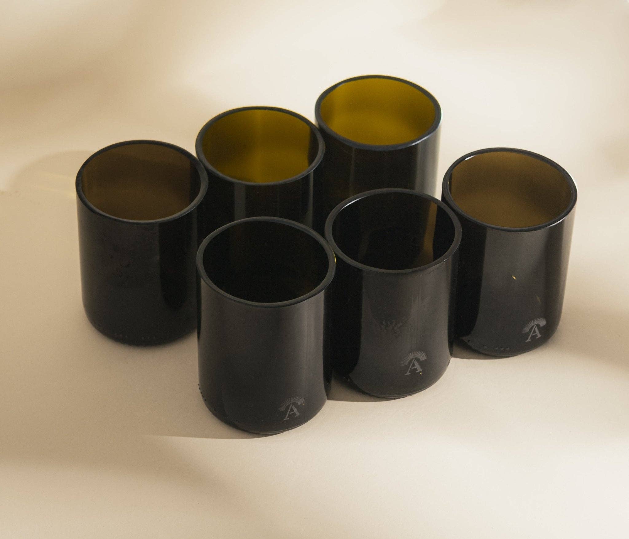 Amarzo – Engroshandel Drikkeglas/kop – Sæt med farvede eller sorte genbrugsglas i glas med blank overflade7