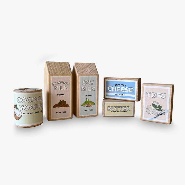 Clever Coconuts – wholesale Toy set – Kids – Original Vegan Wooden Play Food Set (Almond + Soy Milk)