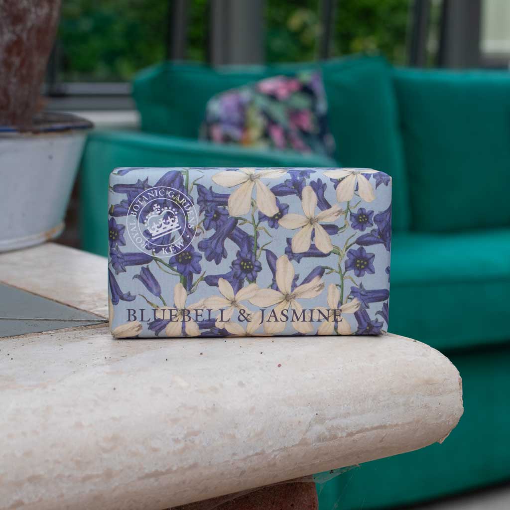 The English Soap Company – wholesale Bar Soap – Kew Gardens Bluebell and Jasmine Soap2