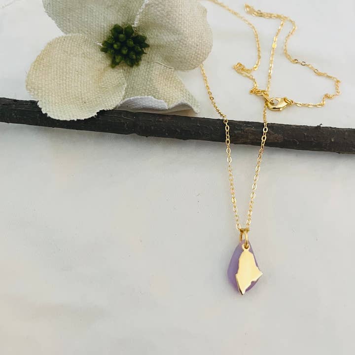 Liv Free Designs - Vente Colliers à pendentif - Collier en verre doré de la mer du Maine3