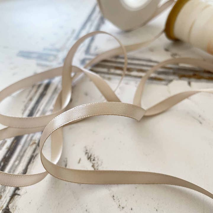Imaginediy - Vendita all'ingrosso Nastri - Confezione regalo - Nastro satinato tortora da 6 mm, rotolo da 10 metri1