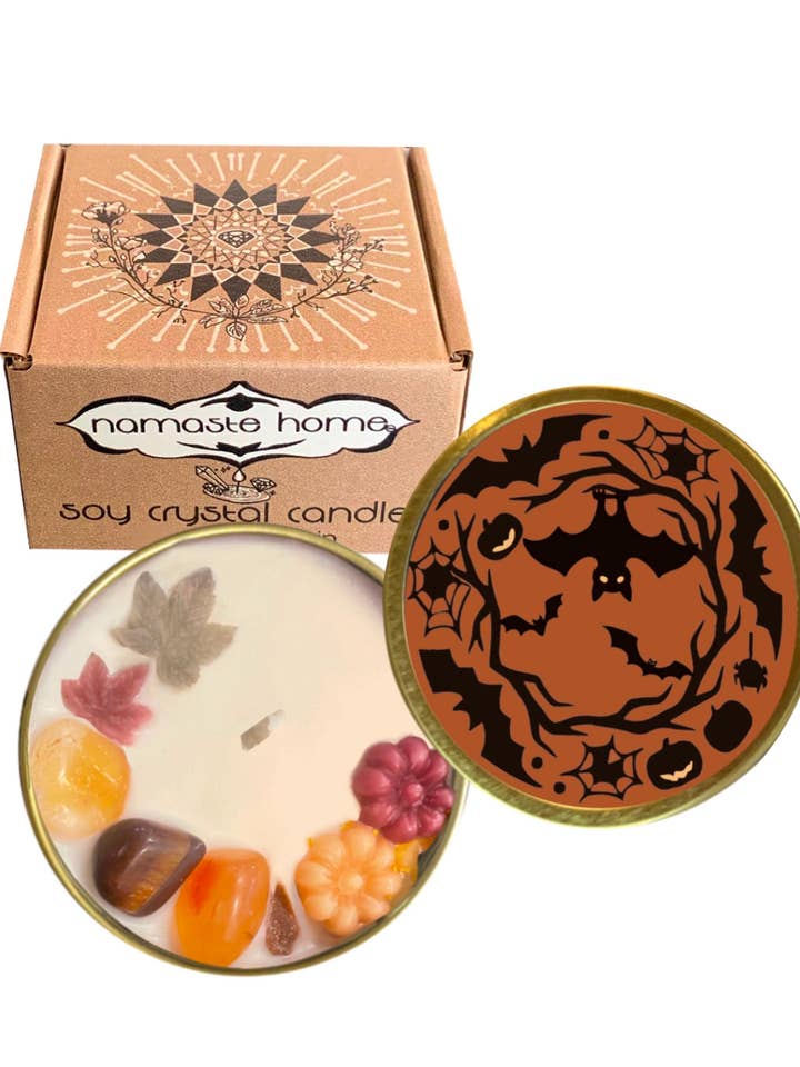Vela de Lata de Viaje de Halloween — Calabazas y Hojas de Cera de Abeja • Amatista Chevron + Gemas • Rosa + Clavo + Especias • Namaste para venta al por mayor de Namaste Home