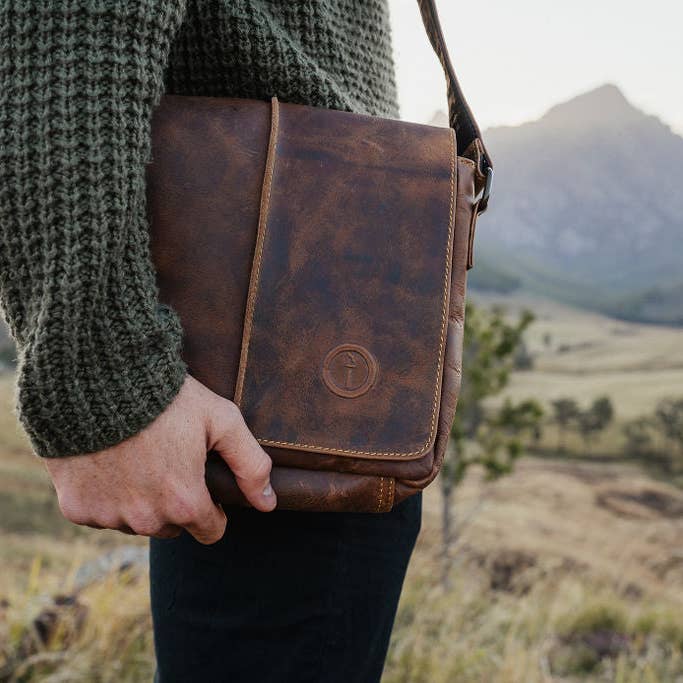 Men's Gifts Australia - Wholesale Messenger Bag - Unisex - Leather Messenger Bag-Wanderer -Regular