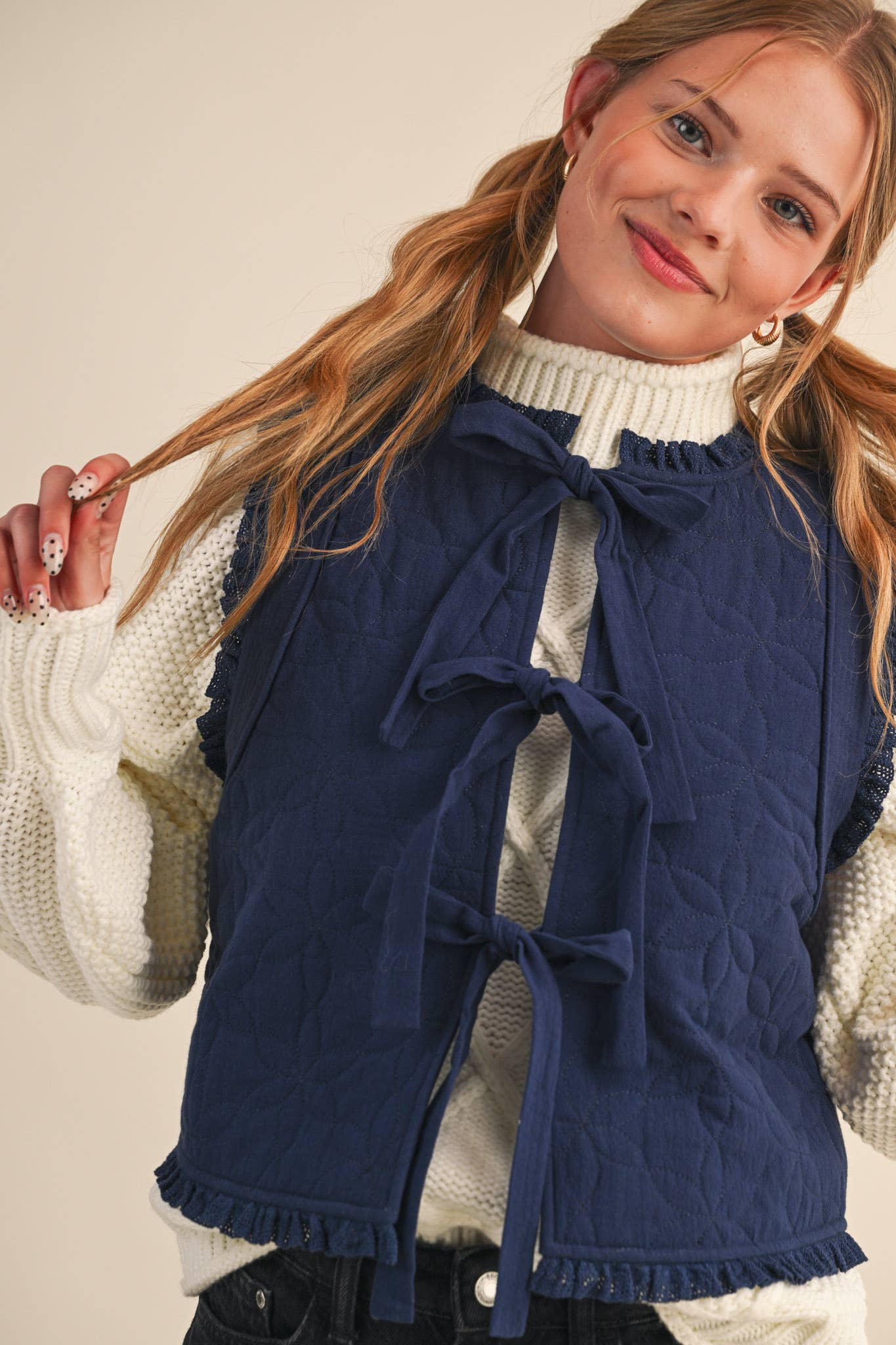 &MERCI - Wholesale Outerwear Vest - Women's - FLORAL QUILTED LACE TRIM BOW TYING VEST MJK411313